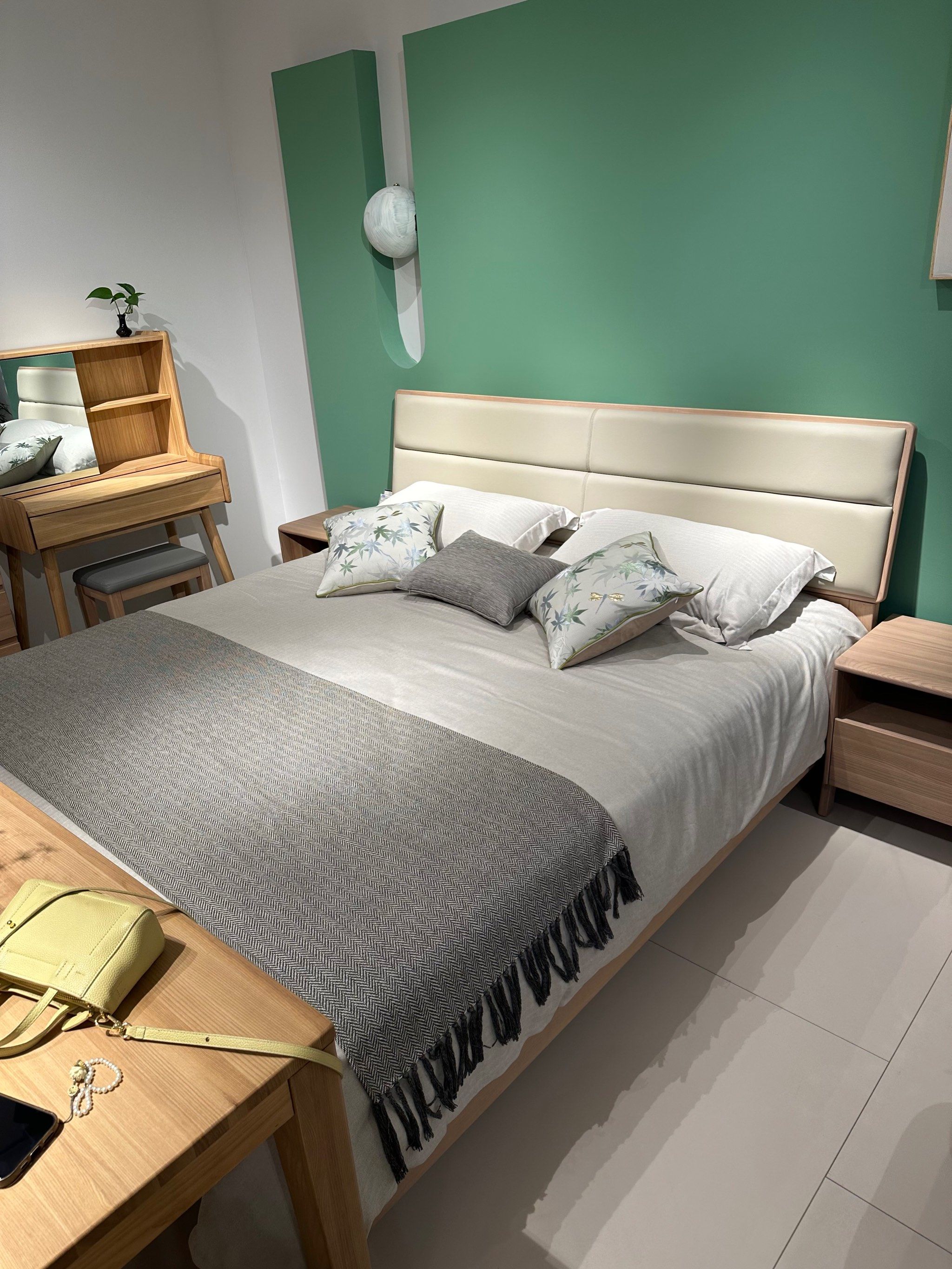 家具新置盼入住，安居樂業樂融融